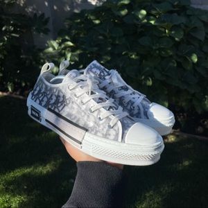 Men’s Dior Sneakers, size 44